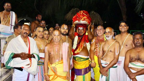 టీటీడీలో వైభవంగా ఉత్సవాలు ఆరంభం