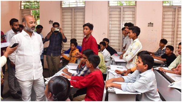 మన పిల్లలైతే ఇలాగే చేస్తామా?: బండి సంజయ్ సీరియస్