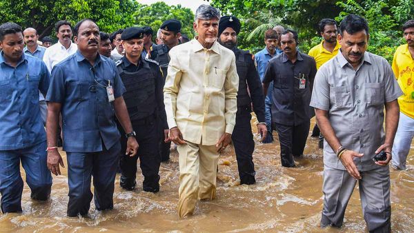 బెజవాడకు మళ్లీ వరద ఛాన్స్..! చంద్రబాబు అలర్ట్-బుడమేరులో పెరిగిన ప్రవాహం..!