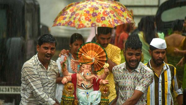 Ganesh Chaturthi 2024:గణపతికి ఈ పూలతో పూజ - నైవేద్యంతో ఉద్యోగం, పెళ్లి పక్కా..!!