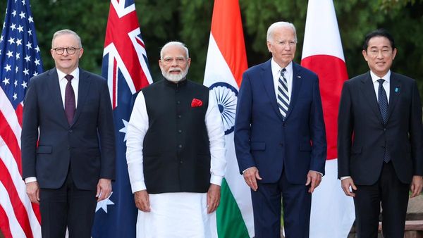 పావులు కదిపిన మోదీ: చైనాకు చెక్?