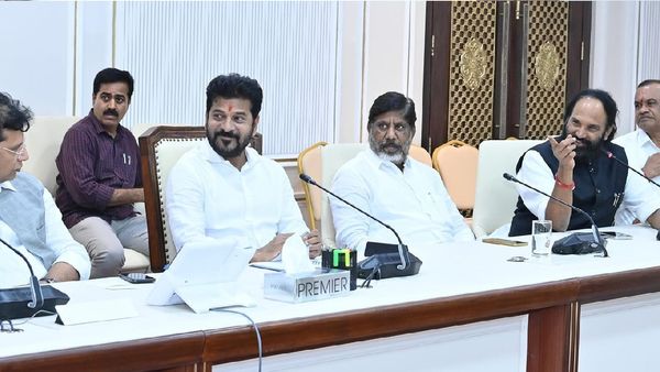 ఢిల్లీలో రేవంత్ మంత్రాంగం - మంత్రి పదవులు ఖరారు..!!