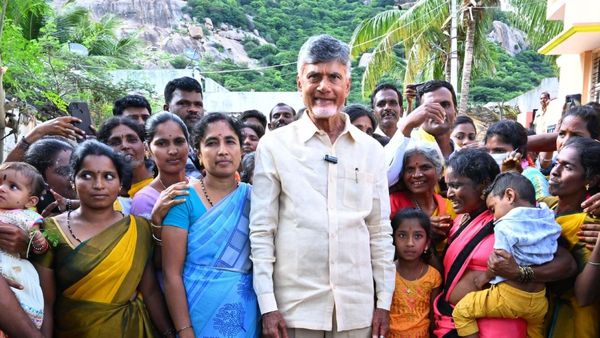 మహిళలకు చంద్రబాబు శుభవార్త... సున్నా వడ్డీతో రుణాలు