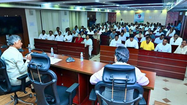 పార్టీ నేతలకు చంద్రబాబు కీలక ఆదేశాలు..!!