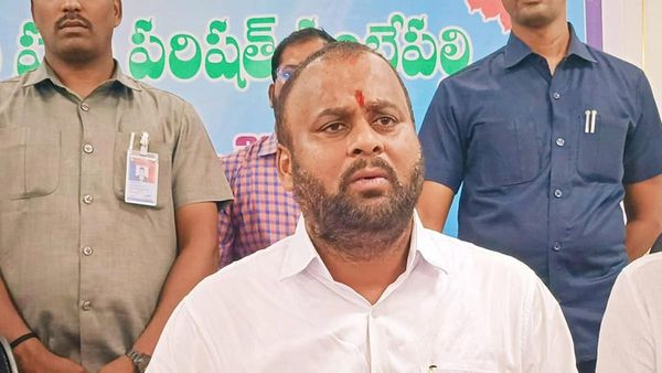 మహిళలకు ఫ్రీఫ్రీఫ్రీ, జగన్ కు సహాయం చెయ్యడం తెలీదు, మంత్రి రాంప్రసాద్ రెడ్డి