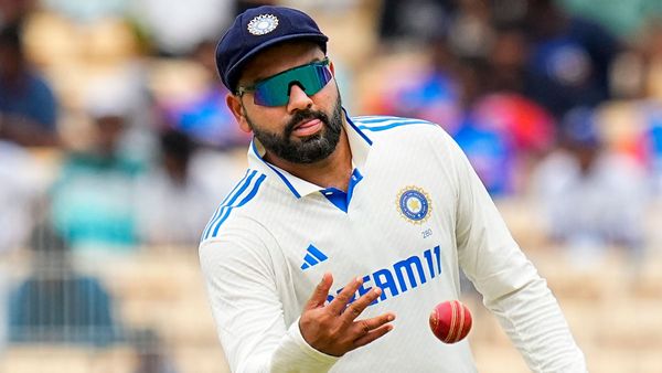 రోహిత్ శర్మ స్టన్నర్: అలా ఎలా ఎగిరాడో గానీ..!!