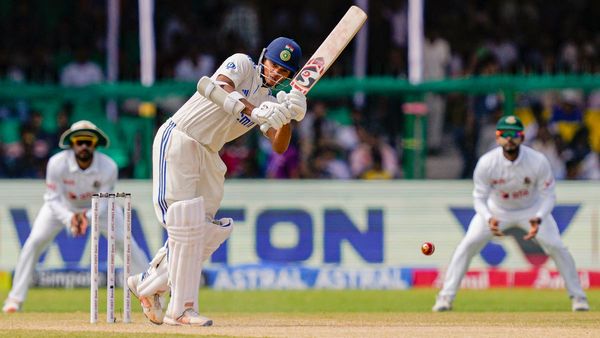 సునామీ ఇన్నింగ్: సెహ్వాగ్ రికార్డ్ గల్లంతు చేసిన బుడ్డోడు..!! 