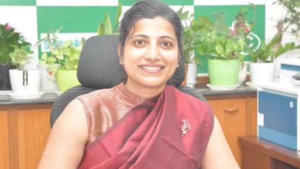 ఆమ్రపాలి పవన్ పేషీకి కాదు..! అందుకేనా చంద్రబాబు ఆలస్యం..?