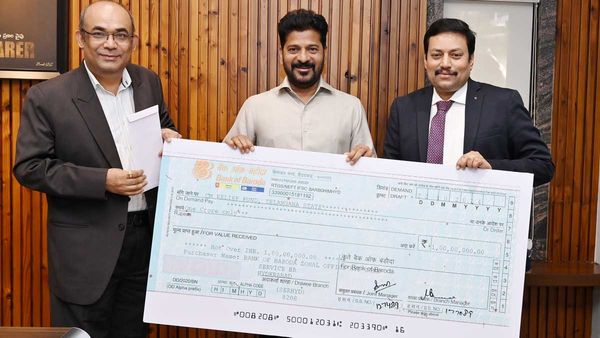 Telangana: సీఎం రిలీఫ్ ఫండ్ కు రూ. కోటి అందించిన బ్యాంక్ ఆఫ్ బరోడా..