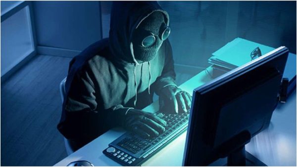Cyber Crime: న్యూడ్ కాల్ చేసి బ్లాక్ మెయిల్.. చివరికి ఏం జరిగిందంటే..!