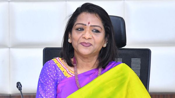 హైదరాబాద్ మేయర్ విజయలక్ష్మిపై కేసు నమోదు