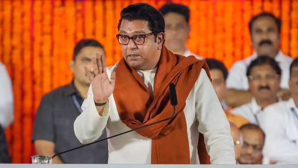 మహారాష్ట్రలో రెండు కూటములకూ షాకివ్వబోతున్న రాజ్ థాకరే..!