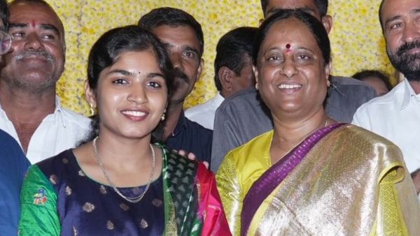 కొండా సురేఖ నాకు స్ఫూర్తి.. ఎమ్మెల్యే యశస్విని రెడ్డి సంచలనం!