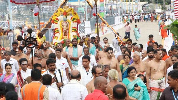 TTD: శ్రీవారి ఆలయంలో దీపావళి వేళ - శాస్త్రోక్తంగా..!!
