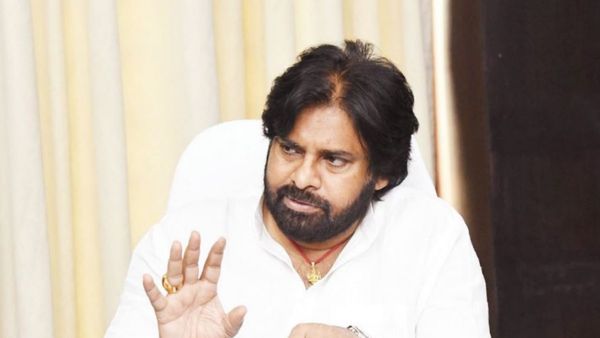  పవన్ కల్యాణ్‌ను మూర్ఖత్వంతో పోల్చిన స్టార్ నటుడు
