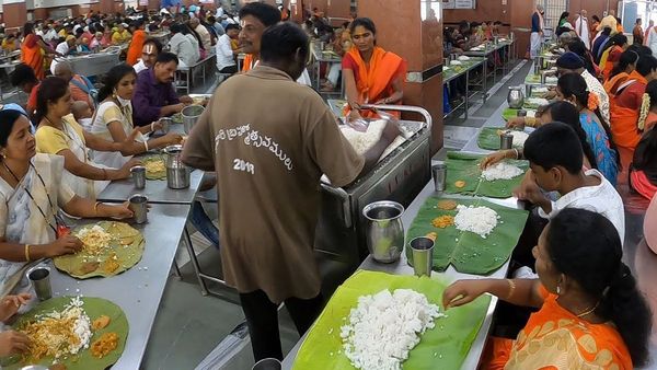 TTD: తిరుమలలో స్వయంగా అన్నదానం చేయాలనుందా - గోల్డెన్ ఛాన్స్..!!
