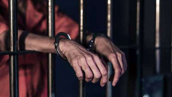 ఓ హ‌త్య కేసు విచార‌ణ‌లో 17 ఏళ్ల ర‌క్త చ‌రిత్ర‌ను చెప్పేశాడు.. ఖాకీల ఎంక్వ‌యిరీనా మ‌జాకా!