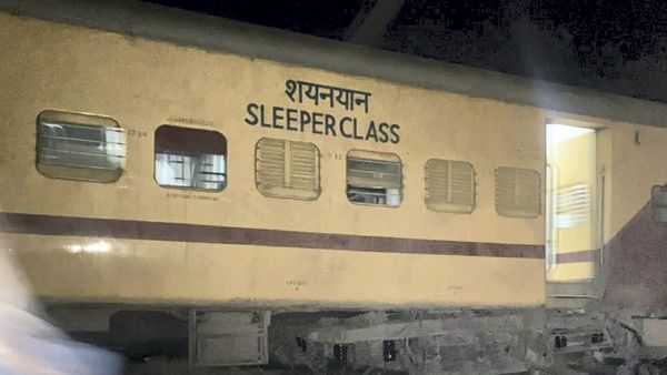 రాజ‌స్థాన్‌లో త‌ప్పిన మ‌రో రైలు ప్ర‌మాదం... రైల్వే ట్రాక్‌పై తొల‌గించిన ఫిష్ ప్లేట్లు..