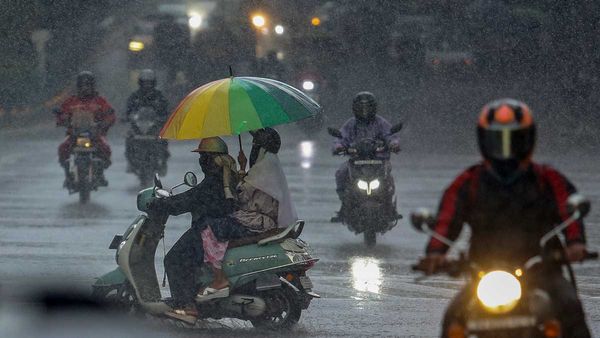  బంగాళాఖాతంలో మరో ఆవర్తనం- ఏపీలో భారీ వర్షాలు