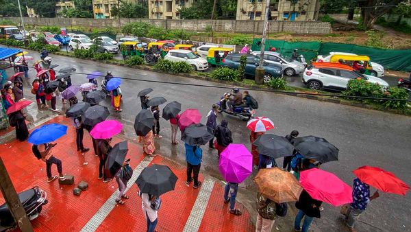 IT hub: టెక్నాలజీ ఏమో కాని, కింద మాత్రం తడిచిపోయింది