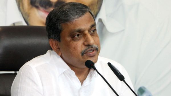 సజ్జల ఉక్కిరి బిక్కిరి - తాడేపల్లిలో కీలక పరిణామం..!!