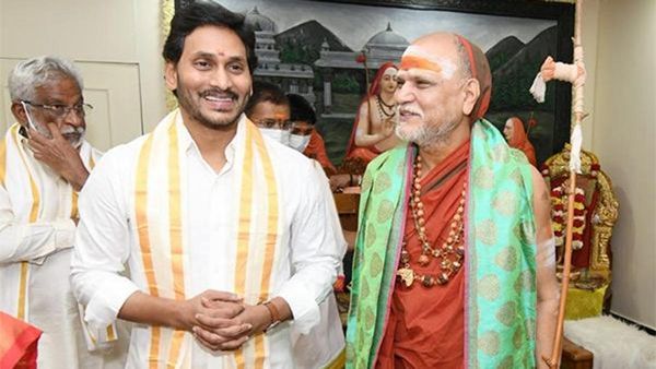 శారద పీఠం భూముల వ్యవహారంలో ట్విస్ట్, వైసీపీకి ఎఫెక్ట్ !!