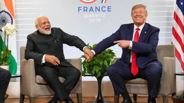మోడీ అద్భుతం, ప్రపంచం మొత్తం ప్రేమిస్తోంది: భారత ప్రధానితో ఫోన్‌లో డొనాల్డ్ ట్రంప్