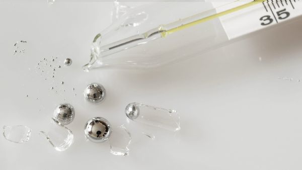 Mercury Swallow: నోటిలో పగిలిన థర్మామీటర్.. పాదరసం మింగేసిన చిన్నారి.. తర్వాత ఏం జరిగిందంటే..