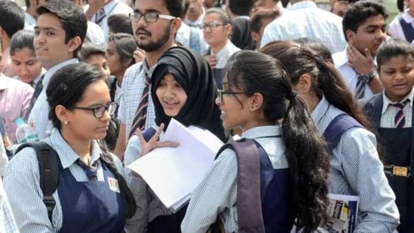 విద్యార్థుల‌కు అల‌ర్ట్‌.. సీబీఎస్ఈ టైమ్ టేబుల్ వ‌చ్చేసింది.. ఫిబ్ర‌వ‌రి 15 నుంచి ప‌రీక్ష‌లు..