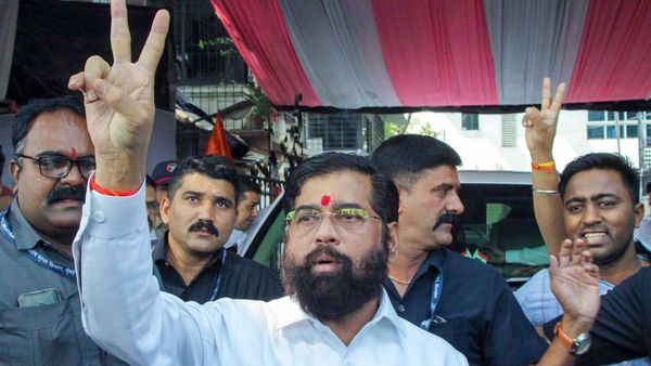 `షిండే`కు చుక్కెదురు? తాడో- పేడో..!!