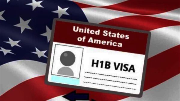 H1B Visas: అమెరికా ఎన్నికల్లో కీలకంగా H1B వీసాలు.. ట్రంప్ గెలిస్తే ఎలా ఉంటుందంటే..