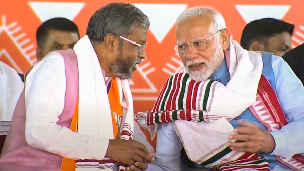 జార్ఖండ్ లో చంద్రబాబు ఎపిసోడ్ రిపీట్? బీజేపీ బొక్క బోర్లా వెనుక ?