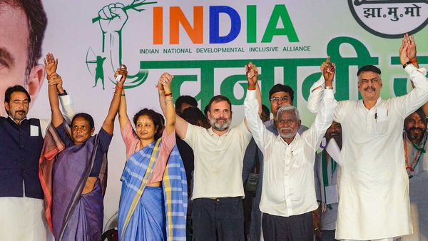 అత్యంత రసవత్తరం: ఊహకు అందని ట్విస్టులు: ఫైనల్‌గా..!!