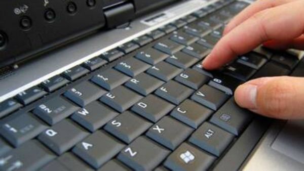 కీబోర్డ్‌లో కీస్ ఎందుకు వరుస క్రమంలో ఉండవో తెలుసా..?