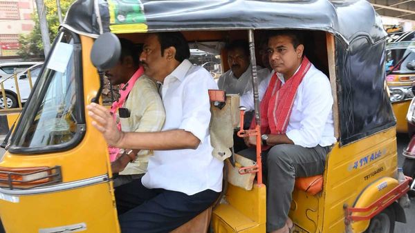  రూటు మార్చి ఆటో ఎక్కిన కేటీఆర్... ఎందుకంటే!