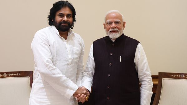 థ్యాంక్యూ పీఎం: మోడీతో పవన్ కళ్యాణ్ భేటీ, ప్రశంసల వర్షం
