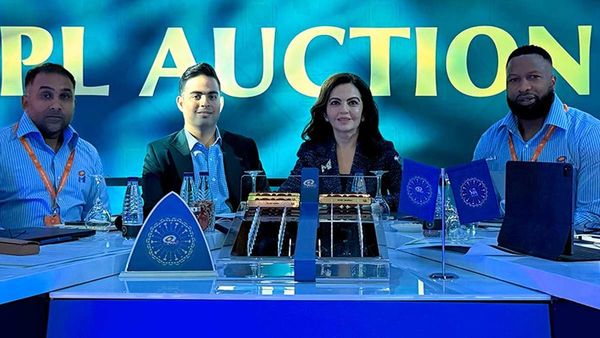 IPL Auction 2025: ముంబై ఇండియన్స్ వద్ద 9 మంది ఆటగాళ్లే..!