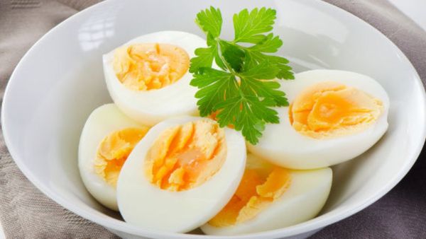 Eggs: ప్రొటీన్ల వెంటే పొంచిఉన్న ప్రమాదం.. వారికి కోడిగుడ్లు ప్రాణాంతకం కావచ్చు.. బీ అలర్ట్