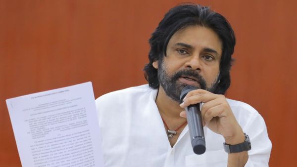  కర్మ వదిలిపెట్టదు: వారికి పవన్ కళ్యాణ్ తీవ్ర హెచ్చరిక