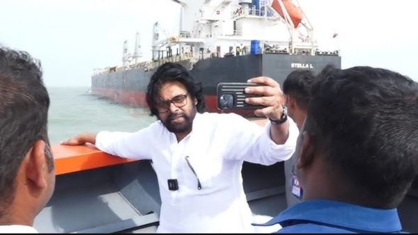 కలెక్టర్‌ పట్టుకున్న రేషన్‌ బియ్యాన్నే పవన్ కల్యాణ్ సీజ్ చేశారా..?