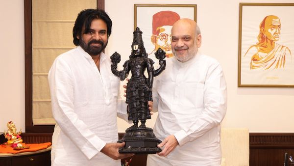 కేబినెట్ భేటీ ముగిసిన వెంటనే హుటాహుటిన ఢిల్లీకి పవన్- అమిత్ షాతో చర్చించిన అంశాలివే?