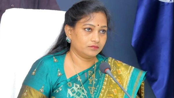 క్షమాపణలు చెప్పిన హోంమంత్రి అనిత..ఎందుకంటే..?