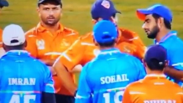 మైదానంలో విషాదం..మ్యాచ్ ఆడుతూ గుండెపోటుతో క్రికెట‌ర్ మృతి..