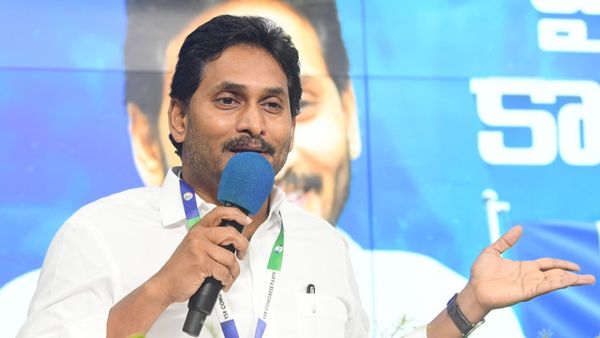 అరెస్టుల వేళ.. వైఎస్ జగన్ బిగ్ స్టెప్..!!