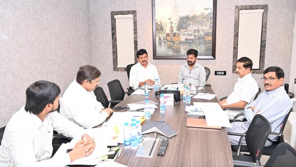 ఇందిరమ్మ ఇళ్ల మంజూరులో వారికే తొలి ప్రాధాన్యత