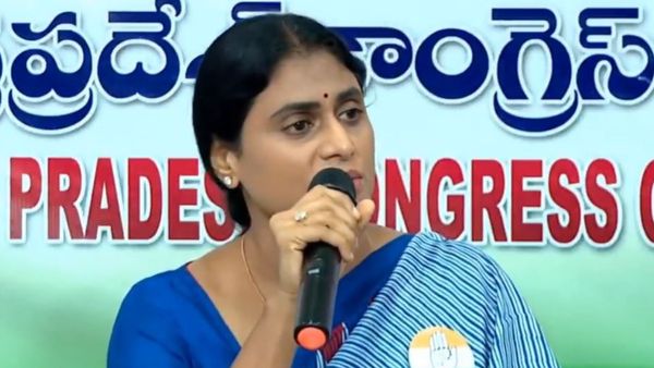 నేనూ వైసీపీ సోషల్ మీడియా బాధితురాలినే