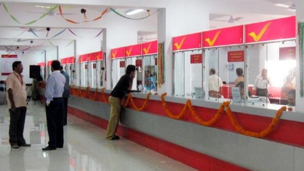 ఏపీలో పోస్టాఫీసులకు మరింత పెరిగిన రద్దీ-పథకాల్ని మించిపోయిన పుకార్లు..!