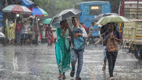 బంగాళాఖాతంలో మరో ఉపరితల ఆవర్తనం- ఏపీలో భారీ వర్షాలు