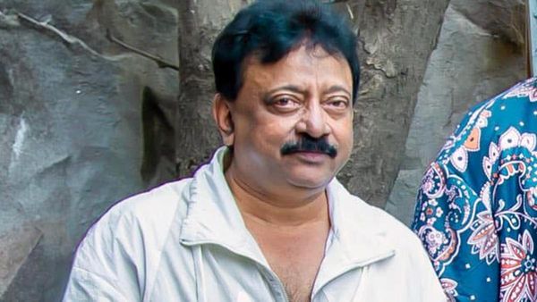 Ramgopal Varma: వర్మ అరెస్టుకు రంగం సిద్ధం-హైదరాబాద్ ఇంట్లో పోలీసులు..