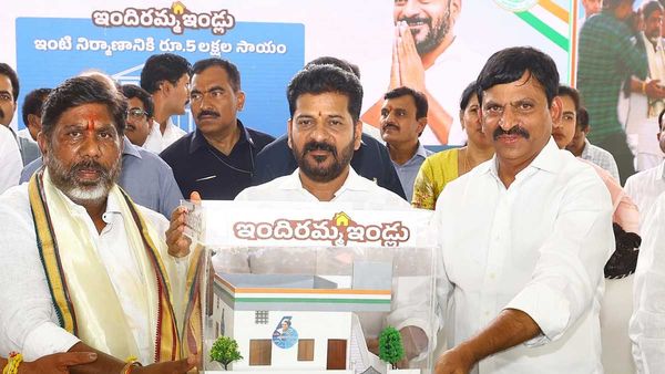 ఆ రైతులకు ఇందిరమ్మ ఇళ్ళు మంజూరు.. రేవంత్ సర్కార్ శుభవార్త!